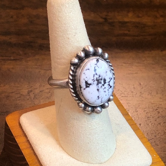 WHITE BUFFALO Turquoise Sterling Silver Cabochon Navajo Handmade RingAdjustable - Picture 3 of 11